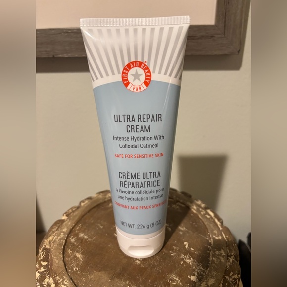 NEW Sealed First Aid Beauty Ultra Repair Cream 8oz - Picture 1 of 4